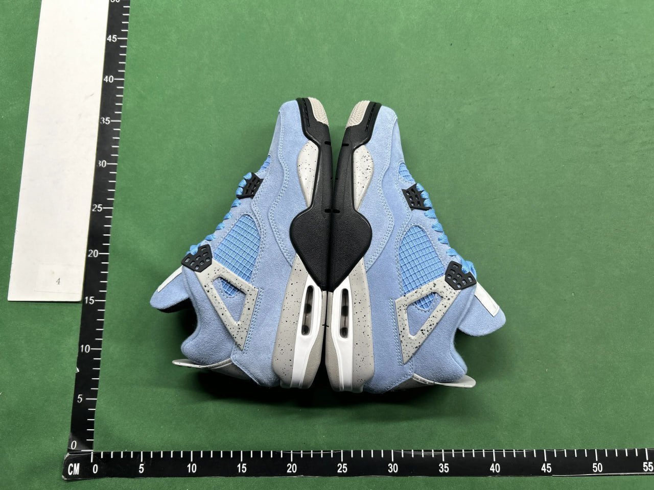  Jordan 4 sneakers 