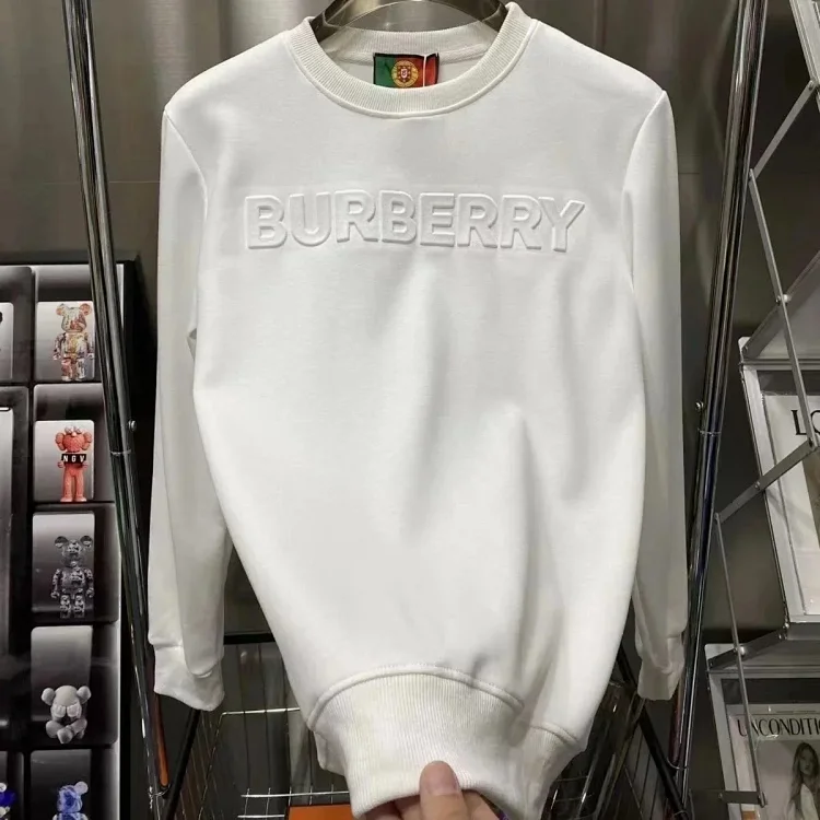 Article: BURBERRY  T-shirt