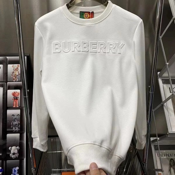 Article: BURBERRY  T-shirt