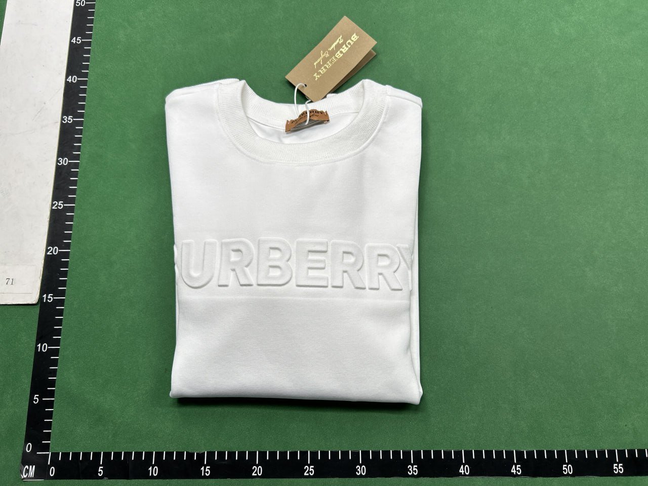 Article: BURBERRY  T-shirt