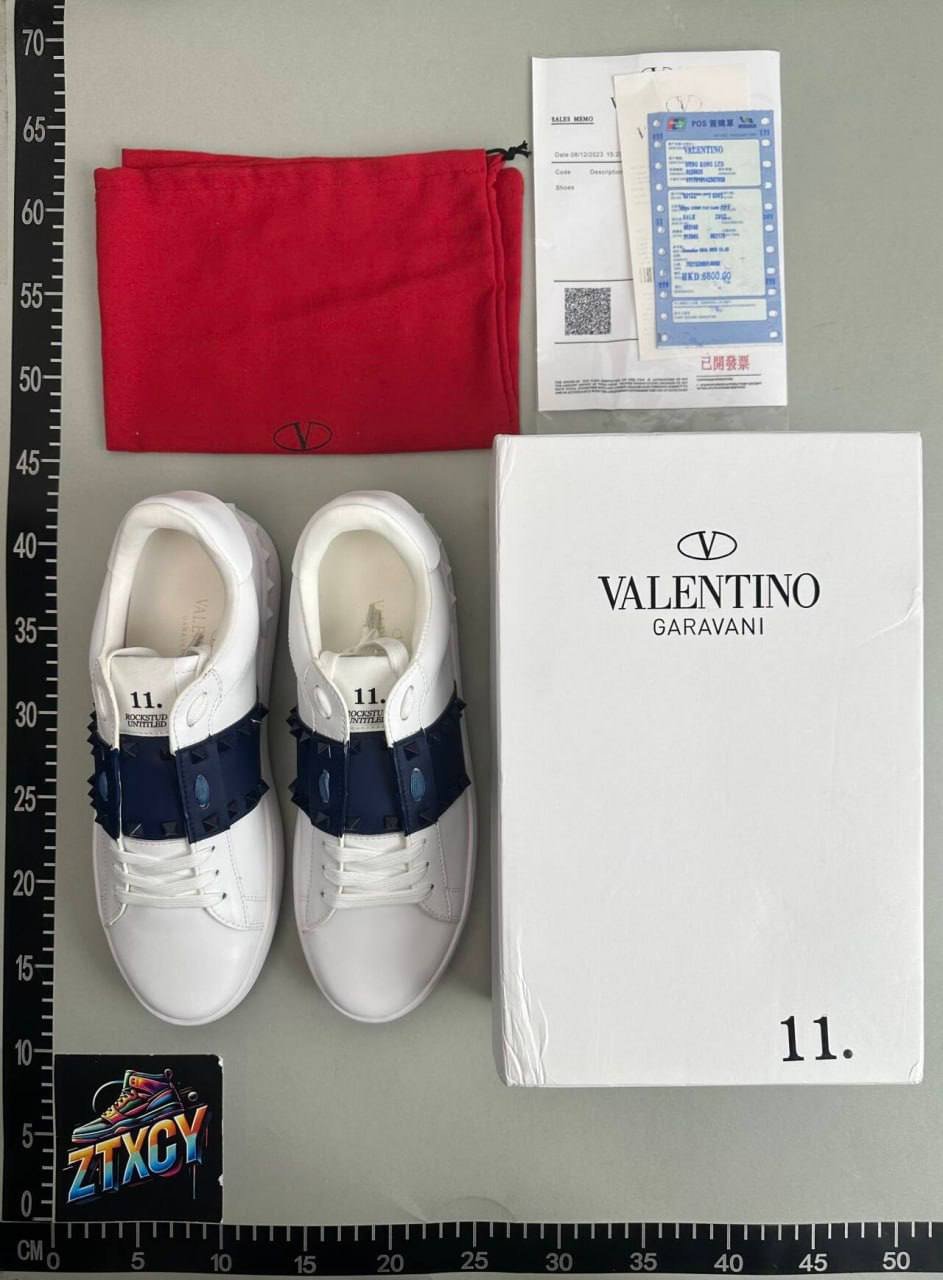 Valentino snakers