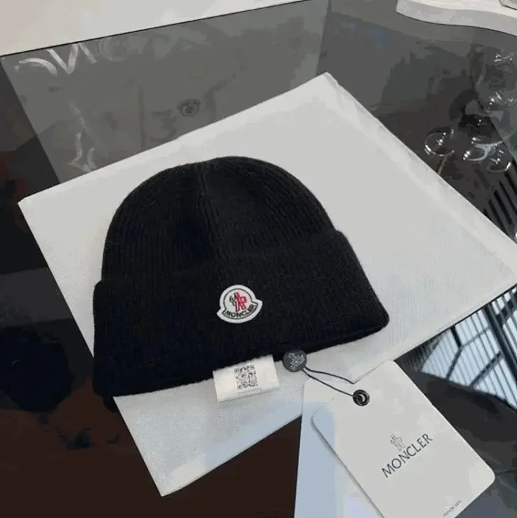 Moncler CAP40+style