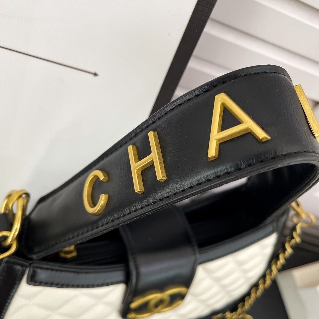 Chanel Fashion Bag