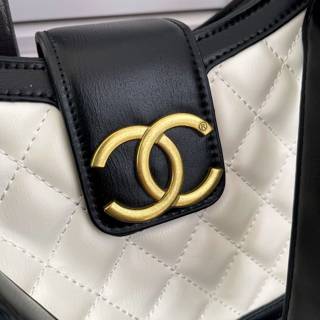 Chanel Fashion Bag