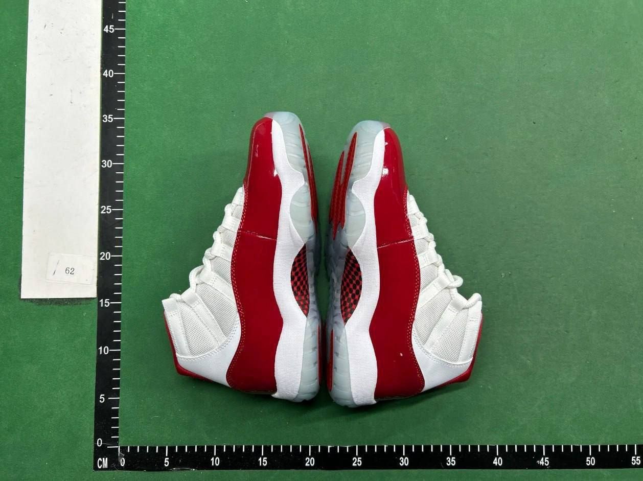 NIKE AIR JORDAN 11