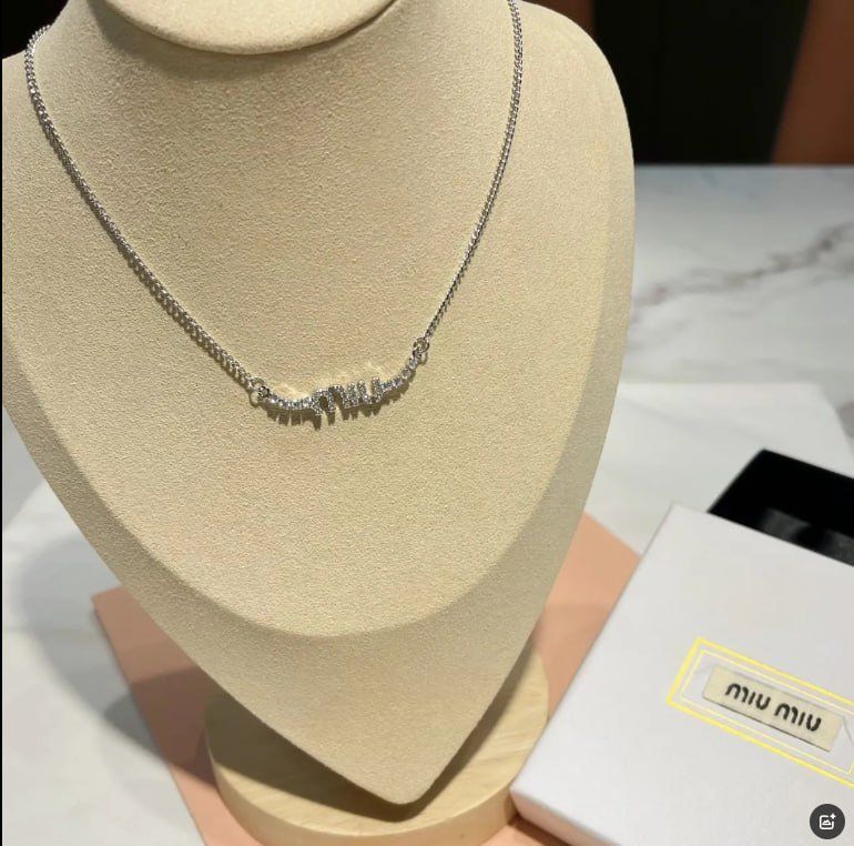 miumiu necklace