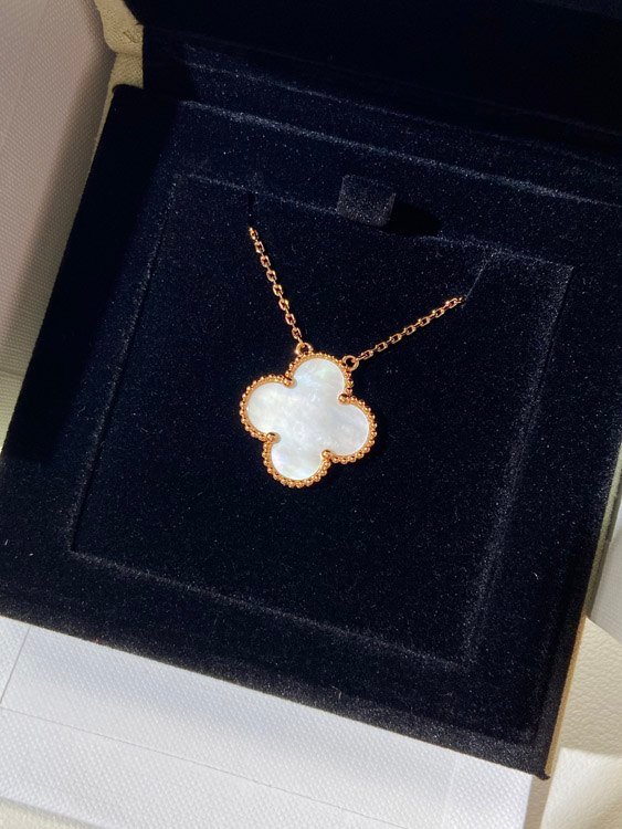 Van Cleef & Arpels four-leaf clover gold wide necklace