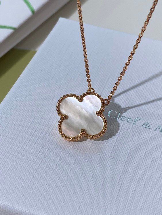 Van Cleef & Arpels four-leaf clover gold wide necklace