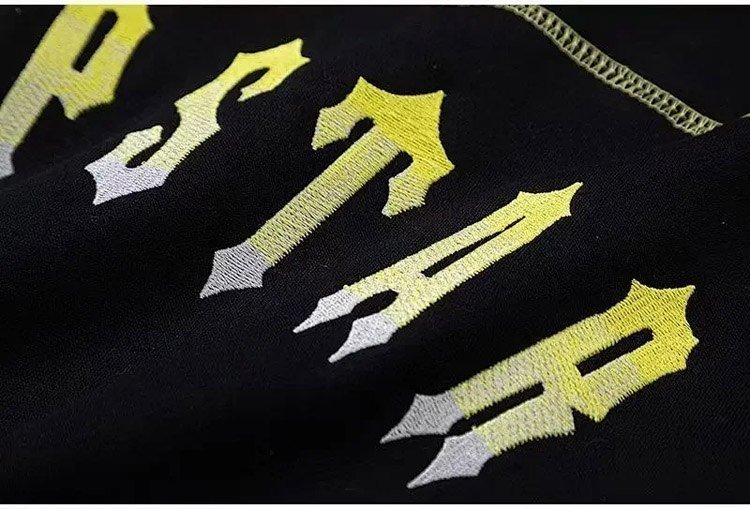 Trapstar gradient letter camouflage hooded casual suit