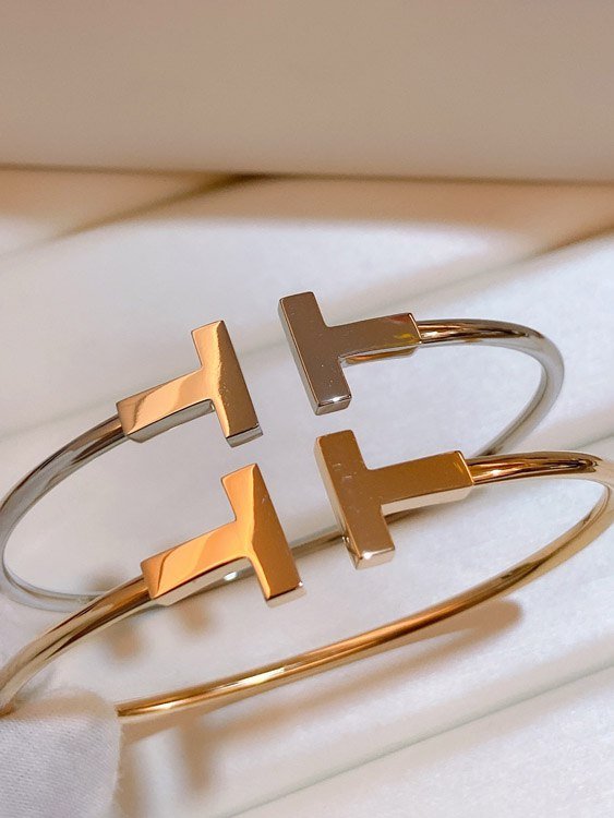 Tiffany diamond-free coil open bracelet