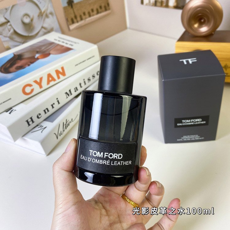 TOMFORD TF 24th Edition Light and Shadow Leather Water Perfume