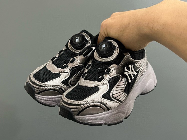MLB New York Yankees low-top children's non-slip and wear-resistant shoes